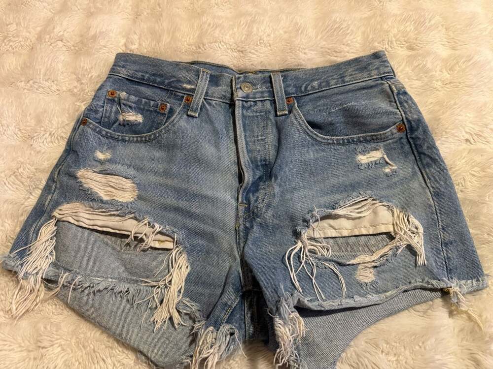Levi's Ribcage Cutoff Denim Shorts Size W26